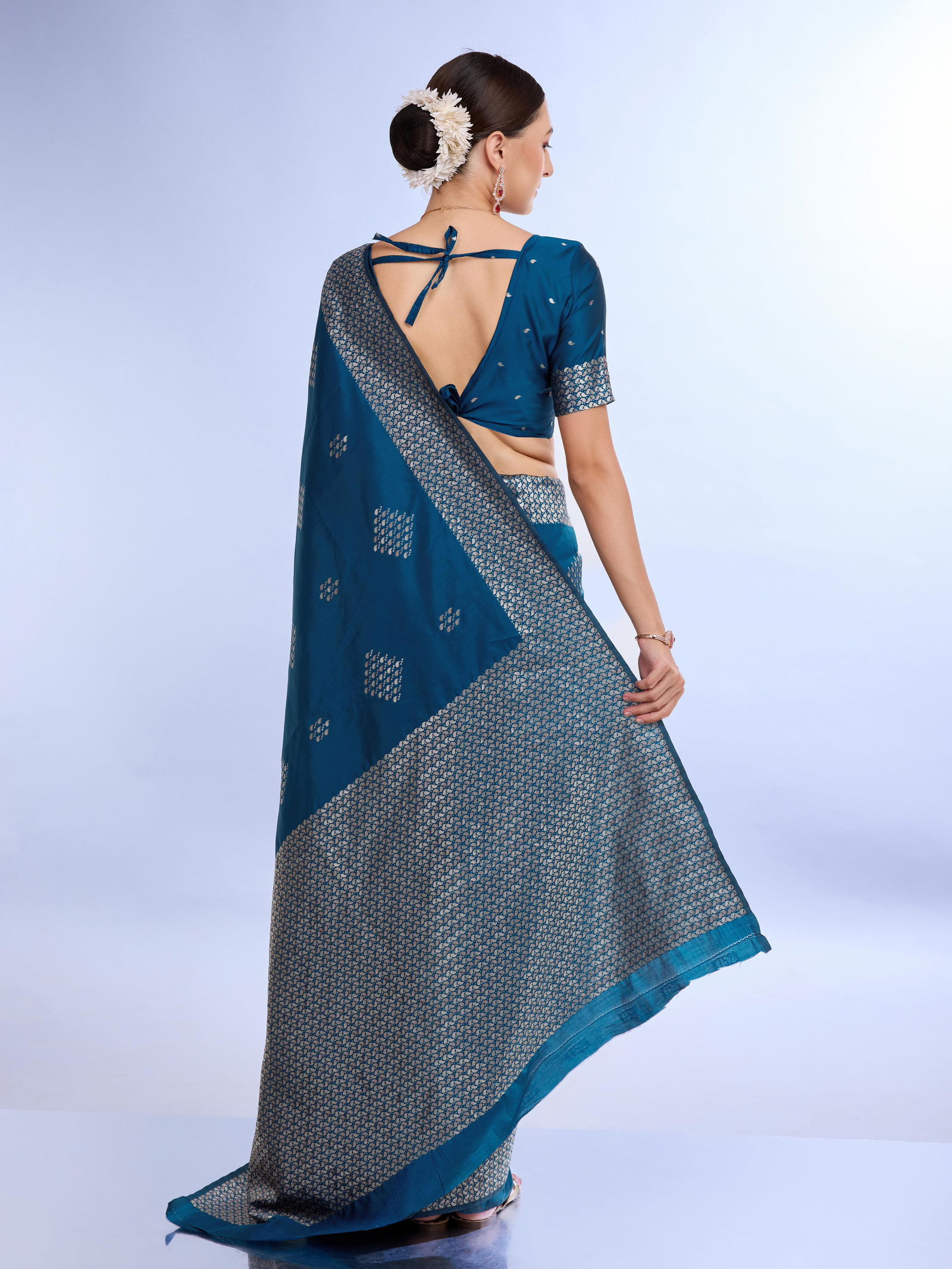 KL Magic 403 Designer Lichi Silk Party Wear Sarees Suppliers In Mumbai